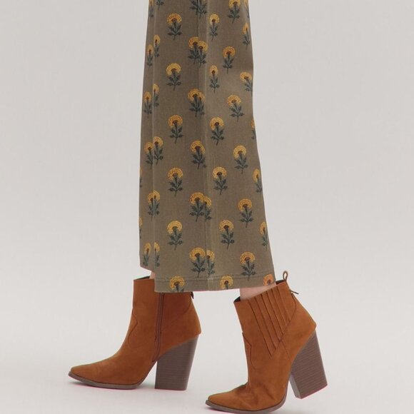 Entro- Botanical Wide Leg Pants – Olive Bloom - Picture 3 of 9